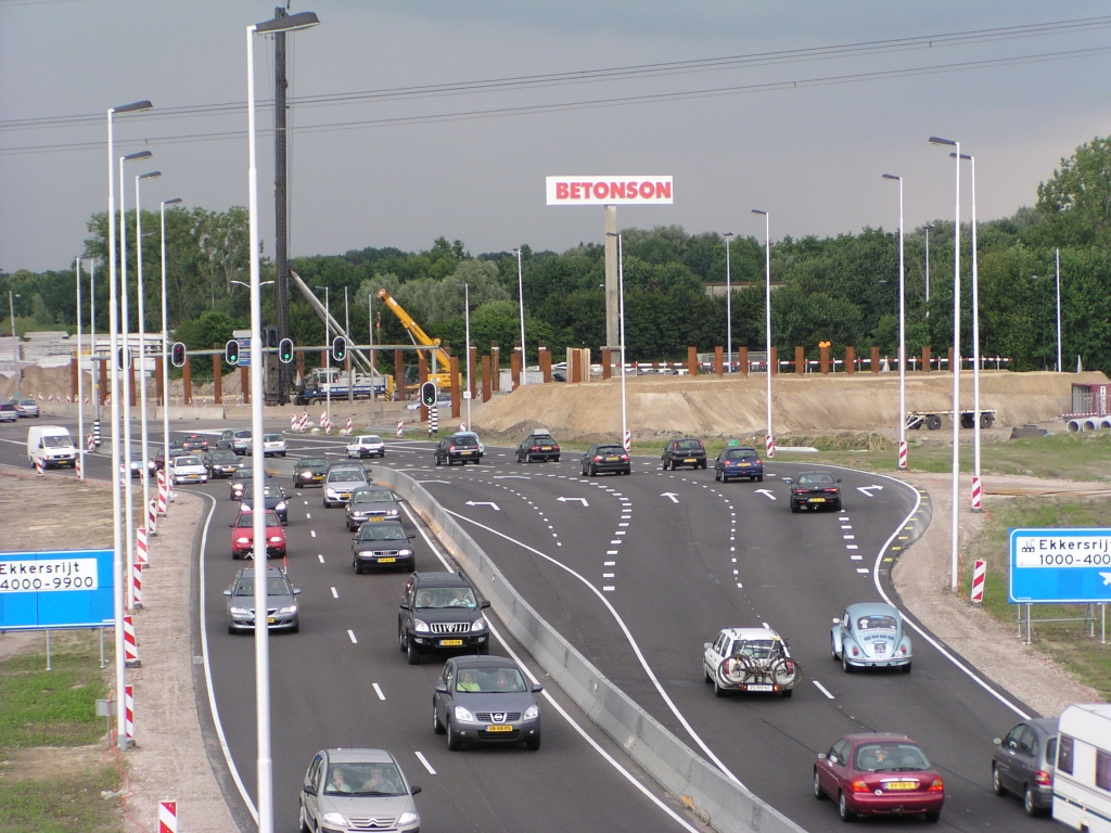 p6150065.jpg - De verlegde A50 in Ekkersrijt met nieuwe viaducten in aanbouw.  week 200819 