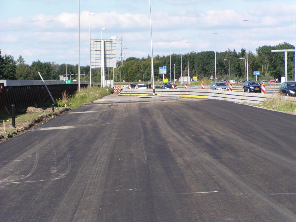 p9140043.jpg - Begin van een in oktober te openen parallelbaantrace tussen de aansluiting Strijp en kp. de Hogt.