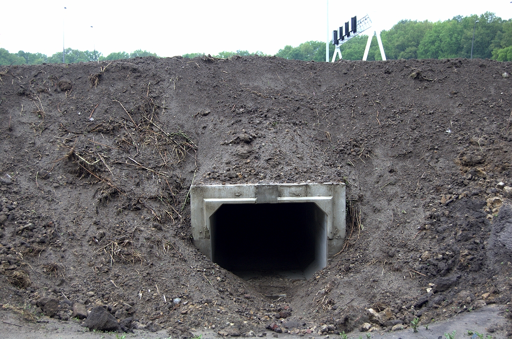 20090614-164105.bmp - Onder het AGRAC is de nieuwe amfibietunnel begraven.  week 200921 