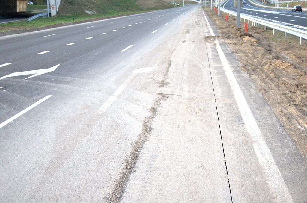 20091004-184557.bmp - Af te zagen strook asfalt is hier wat smaller dan bij KW 5...