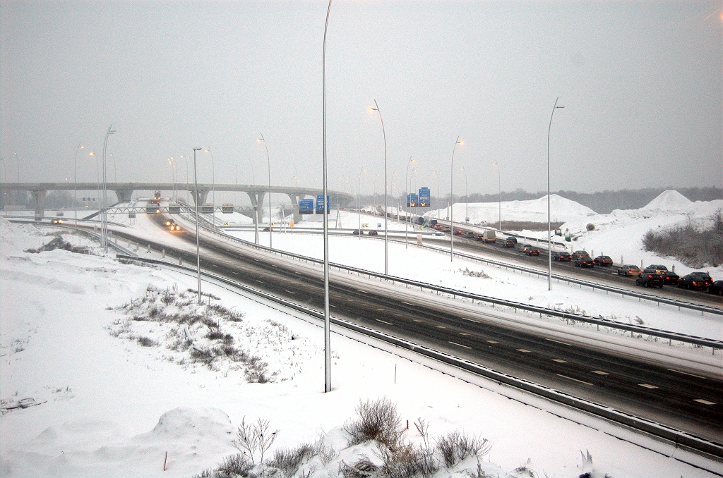 20091220-172454.bmp - Enige filevorming die werd waargenomen tijdens onze (korte) rondgang op de winterse zondagmiddag was op de A67 vanuit de richting Antwerpen voor kp. de Hogt.