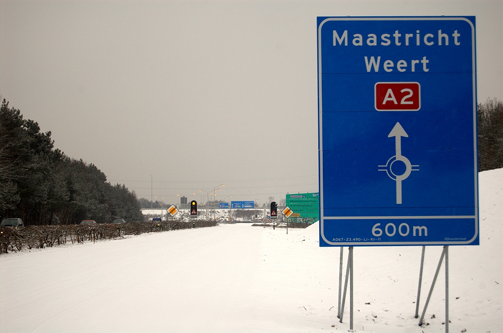 20100214-175210.bmp - Laatste bermbord. In de oude situatie hadden we er ook nog eentje voor de richting Venlo.