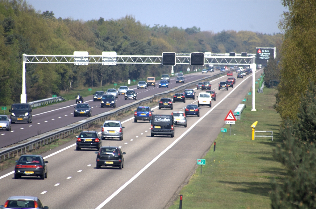 20100425-113211.bmp - De GRIP's zijn tijdens het ombouwproject langs alle invals-autosnelwegen geplaatst, en dus heeft ook dit exemplaar langs de A2 vanuit de richting Maastricht wat te melden.