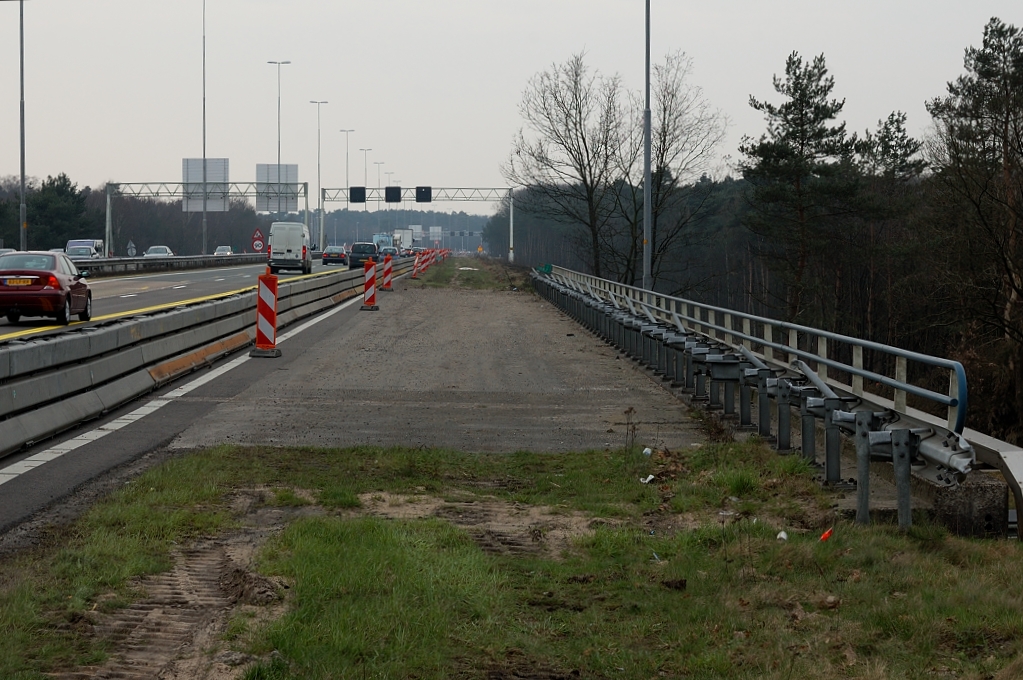 20110220-122239.JPG - Toekomstvast ontwerp van het viaduct Amsterdamseweg (N224) bewijst 38 jaar na  openstelling  zijn nut. Geen aanpassingen aan het kunstwerk nodig om de vluchtstrook te behouden bij de verbreding naar 2x3 rijstroken.