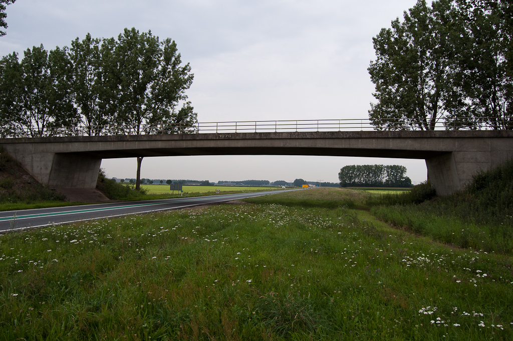 20110803-115251.jpg - Over het trace bevinden zich vier viaducten, die alle werden voorzien voor een 2x2 overspanning.