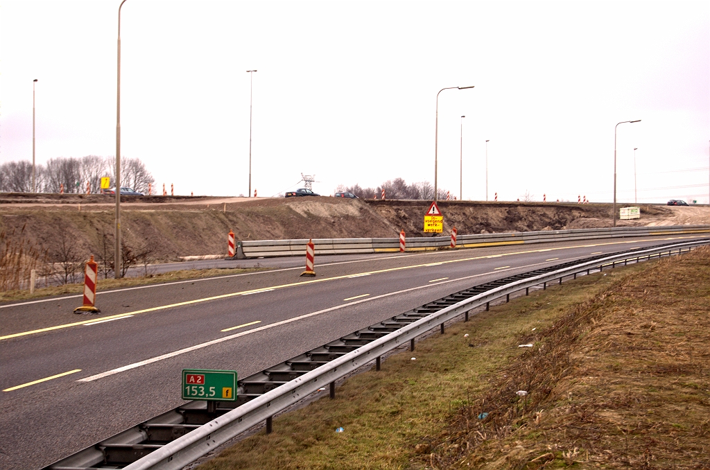 20090124-135617.jpg - Vluchtstrook opgegeven in de verbindingsweg Maastricht-Amsterdam in kp. Batadorp, ten behoeve van een linkse bouwverkeertoerit.