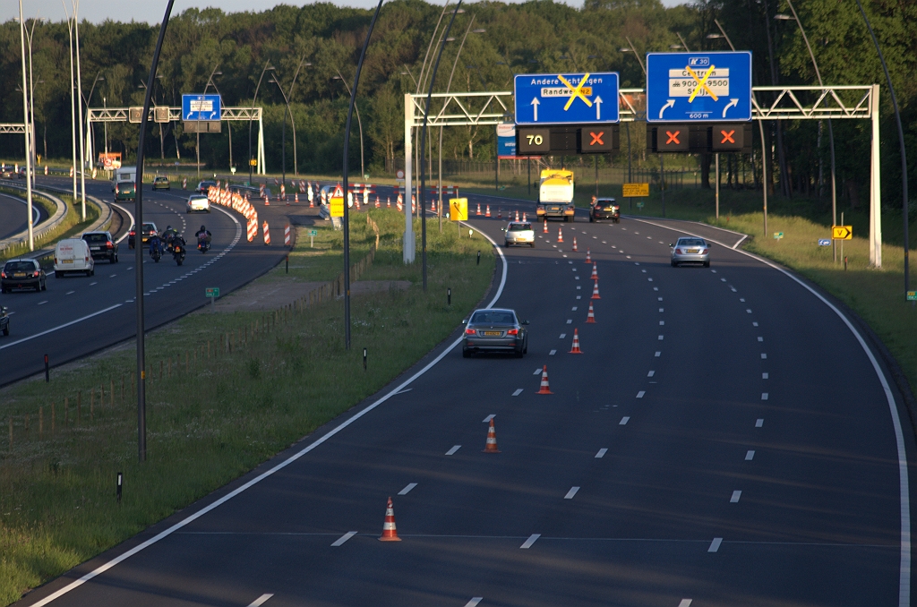 20100604-205512.bmp - Omleiding gereed, N2 vanaf hier en kp. de Hogt verkeersvrij.